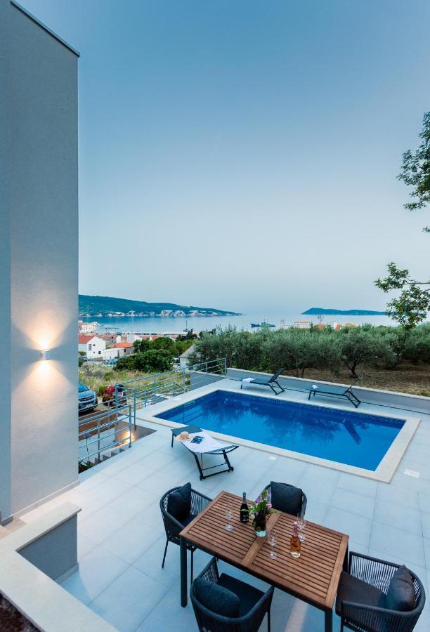 Seaside Elegance Suites Комижа Экстерьер фото