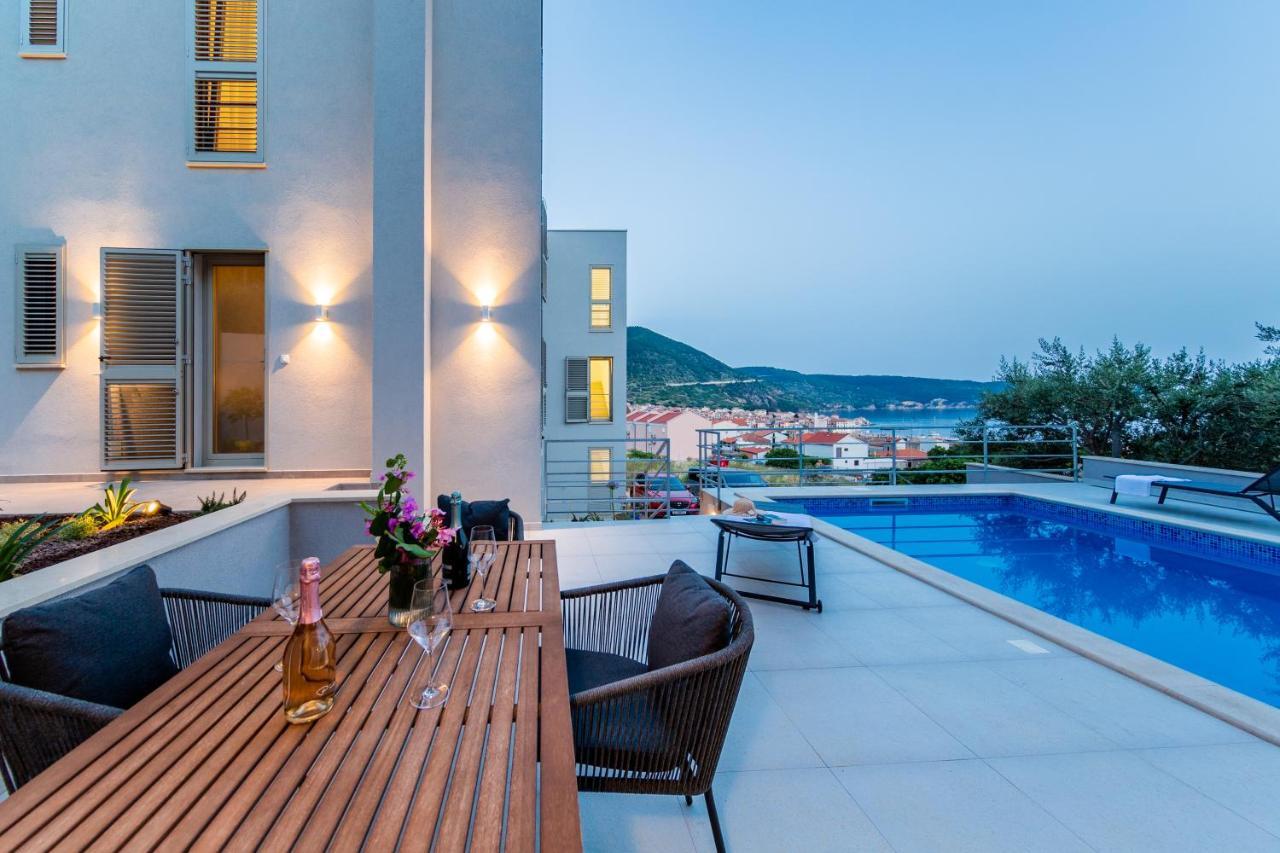 Seaside Elegance Suites Комижа Экстерьер фото