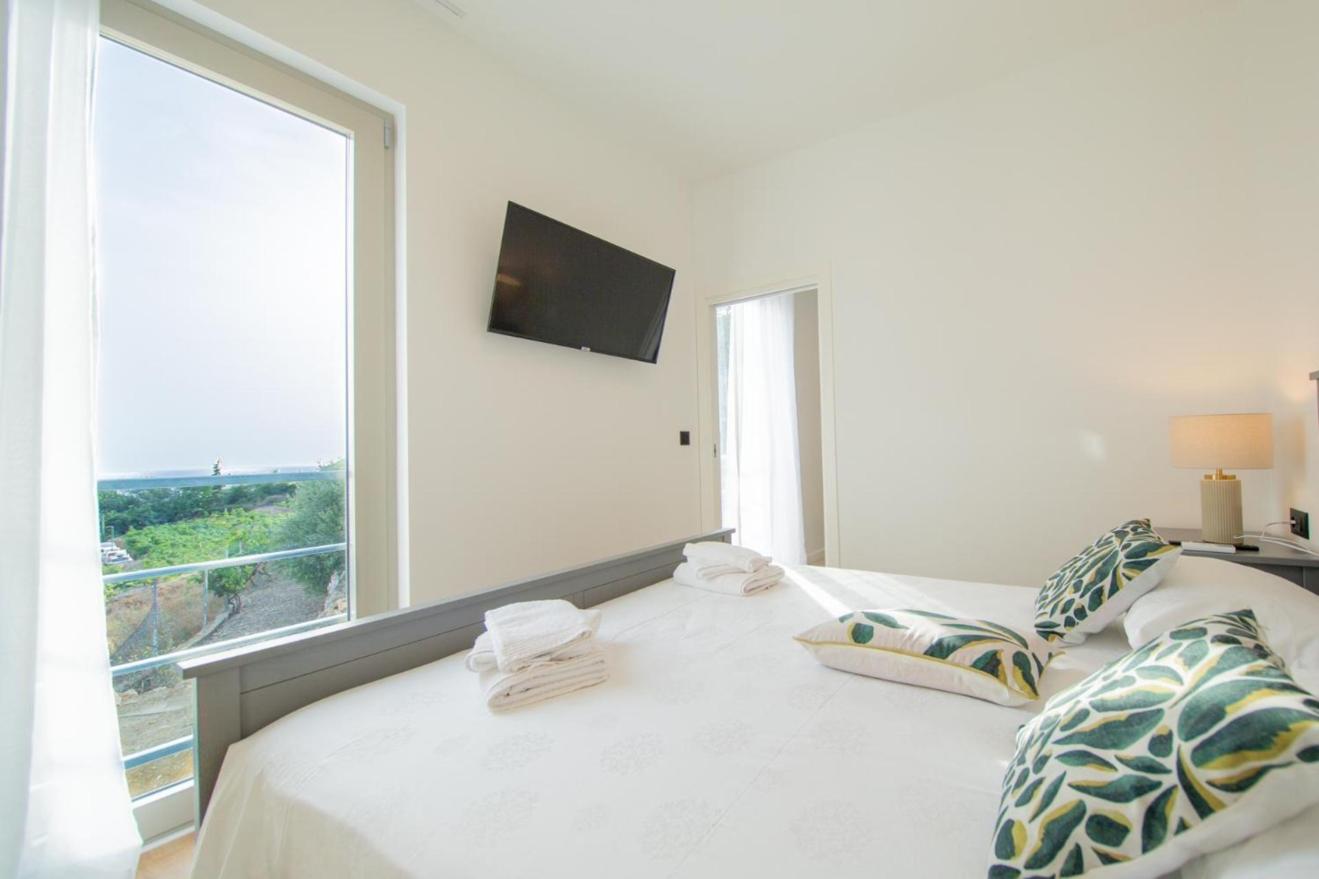 Seaside Elegance Suites Комижа Экстерьер фото